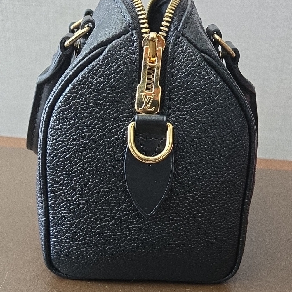 Louis Vuitton Black Speedy Bandoulière 20 - Picture 5 of 11